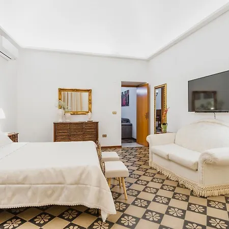 Elegante Casa Centro Terrazzino,park Free Alfycodindia Catane