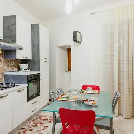 Daire Centro, Stile Siciliano, Balconi E Terrazzino Interno Parcheggio Alfycodindia