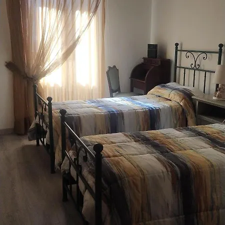 Centro, Stile Siciliano, Balconi E Terrazzino Interno Parcheggio Alfycodindia